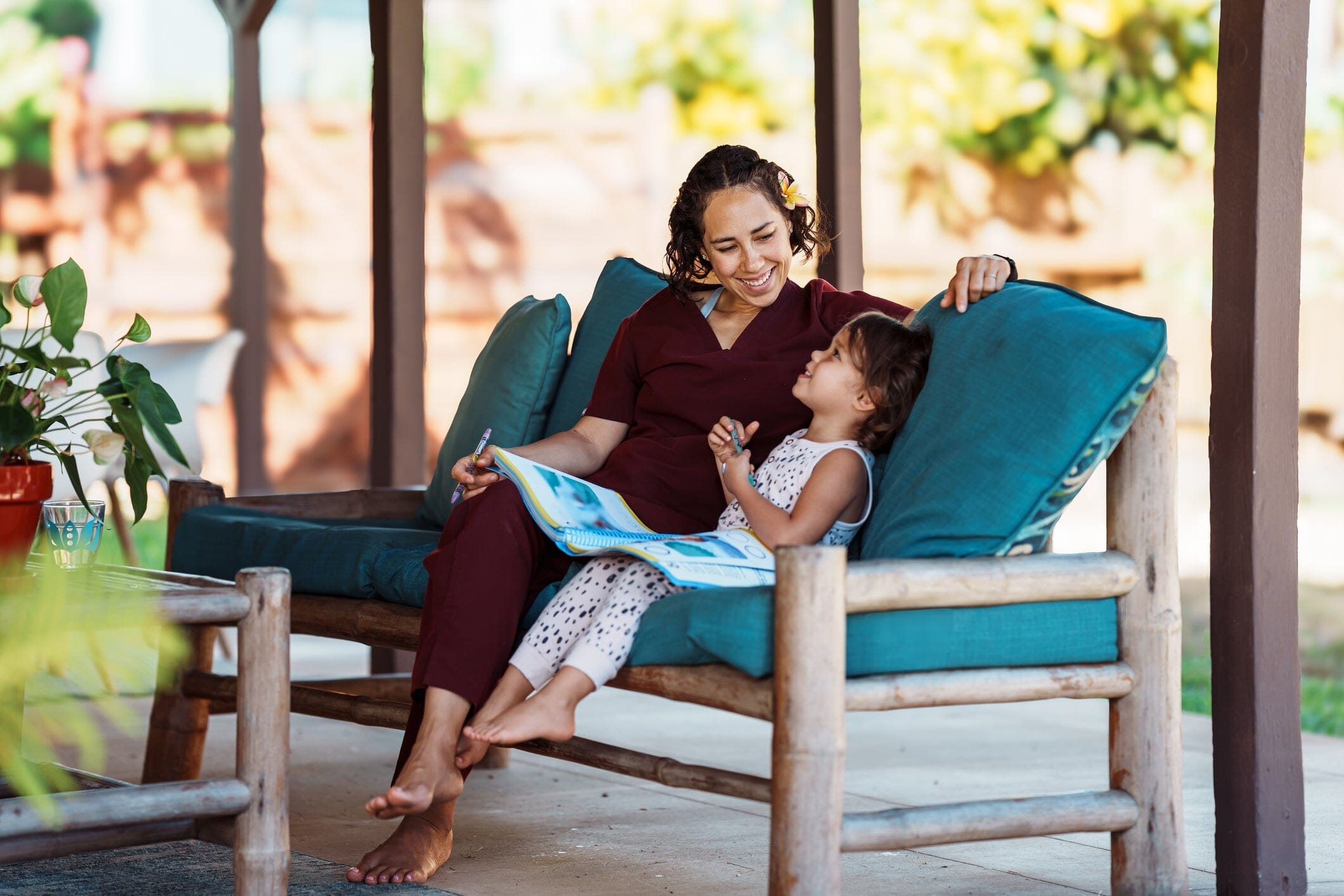 Welcome Spring with Outdoor Furniture 
