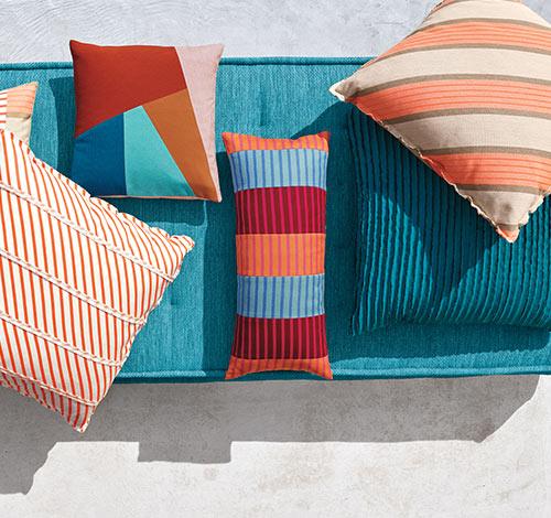 How to Measure Throw Pillows