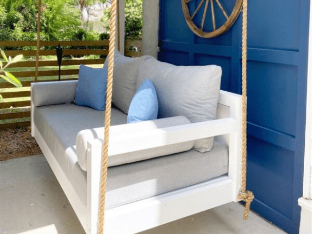 Kiawah Swing Bed